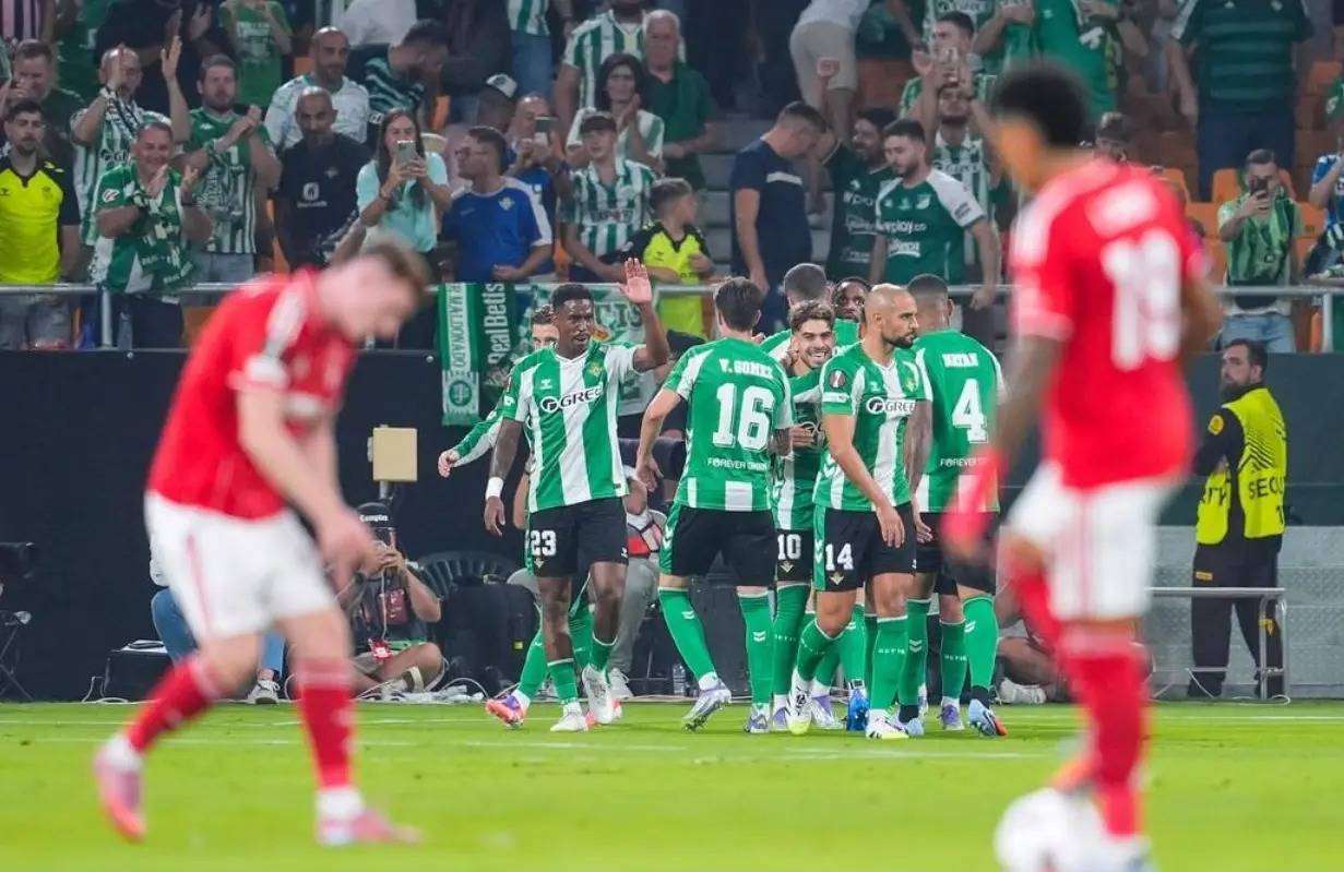 诺丁汉森林, 可惜角度太, 抢吃到黄牌