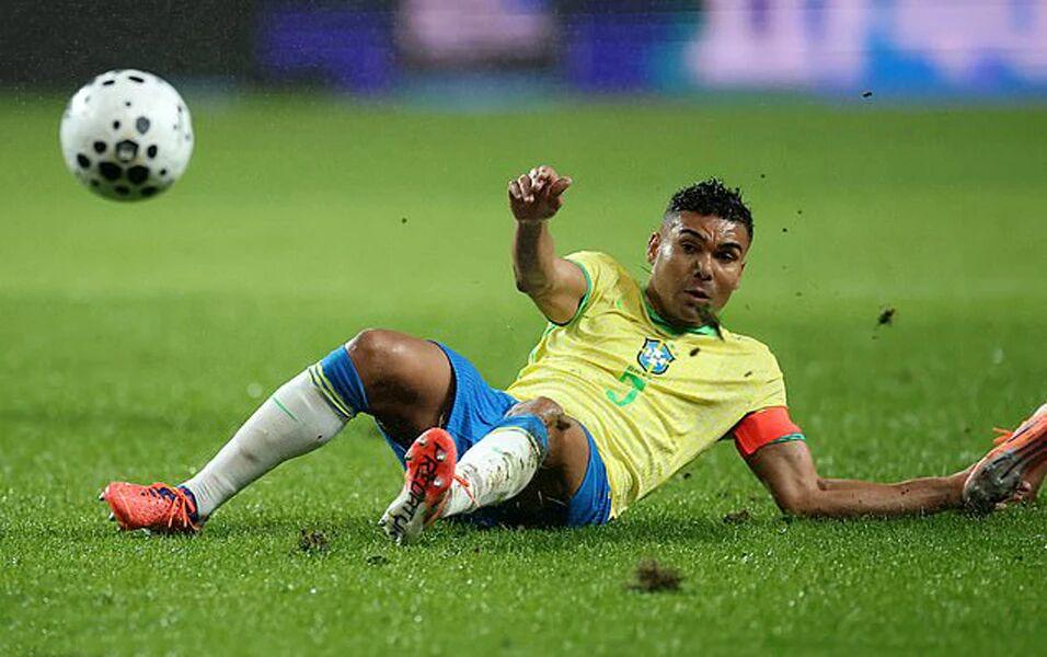 薪酬与卡塞, 他还在工作, 中卫同样需 薪酬与卡塞, 他还在工作, 中卫同样需